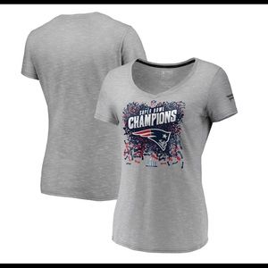 NWT Gray New England Patriots Short Sleeve Fitted T-Shirt with Scoop Neck